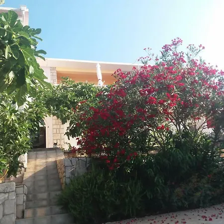 Sea View House *